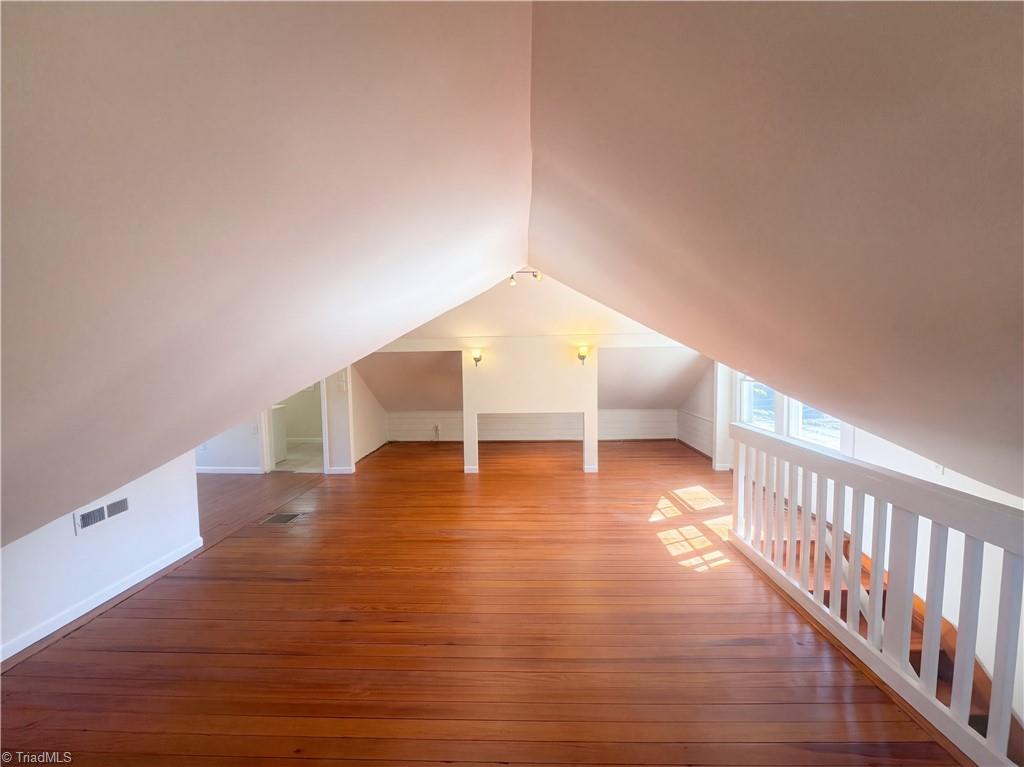 8912 Blue Hill Drive Property Photo 15