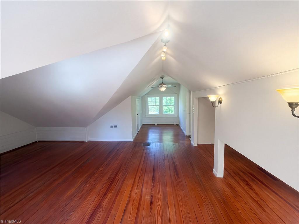 8912 Blue Hill Drive Property Photo 16