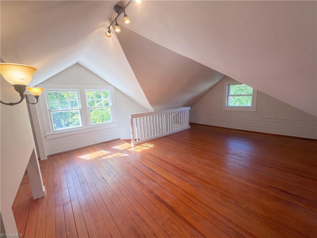 8912 Blue Hill Drive Property Photo 17