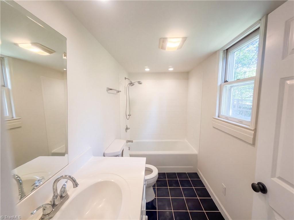 8912 Blue Hill Drive Property Photo 18