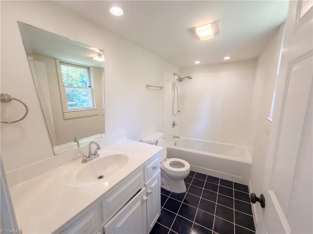 8912 Blue Hill Drive Property Photo 19