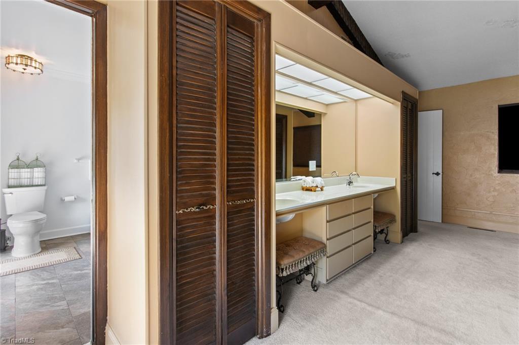 1900 La Vista Drive Property Photo 27