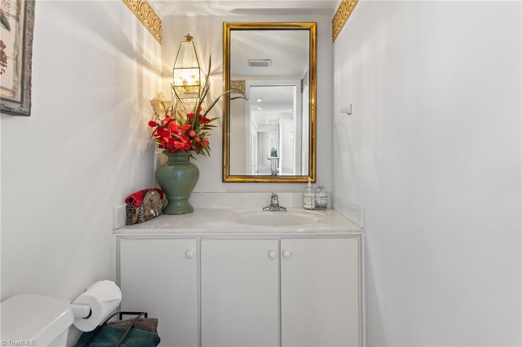 1900 La Vista Drive Property Photo 33