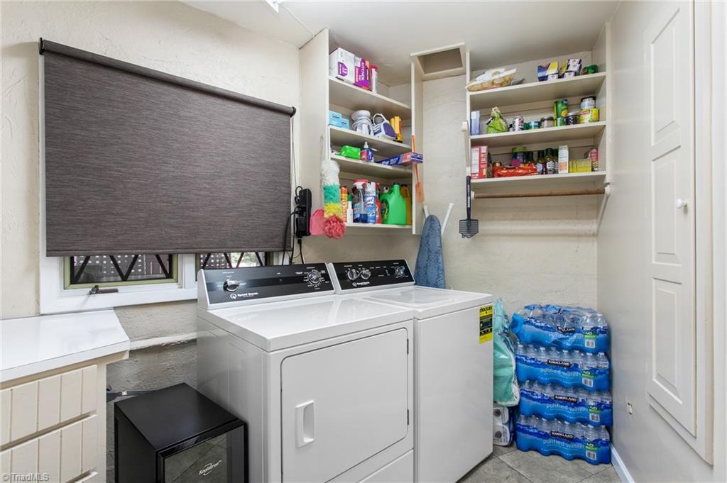 1900 La Vista Drive Property Photo 34