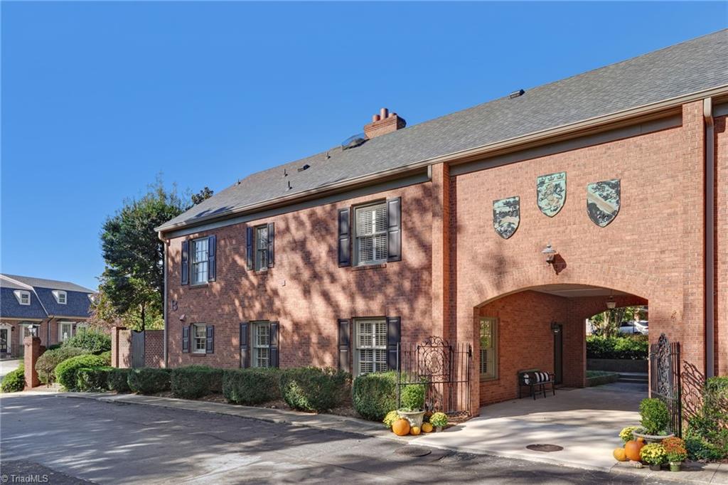 1833 Banking Street # B6