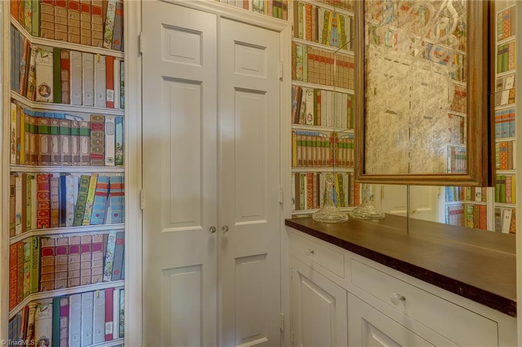 1833 Banking Street # B6 Property Photo 14