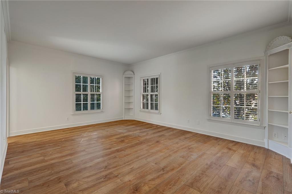 1833 Banking Street # B6 Property Photo 17