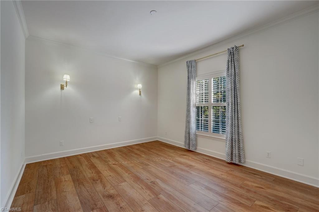 1833 Banking Street # B6 Property Photo 22