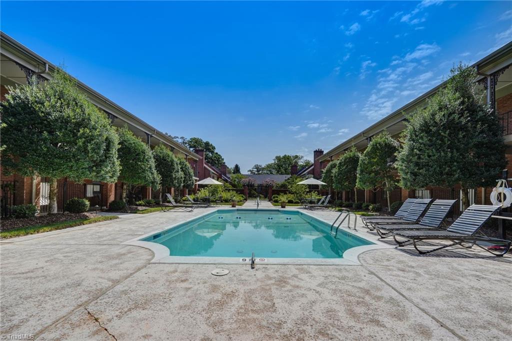 1833 Banking Street # B6 Property Photo 26