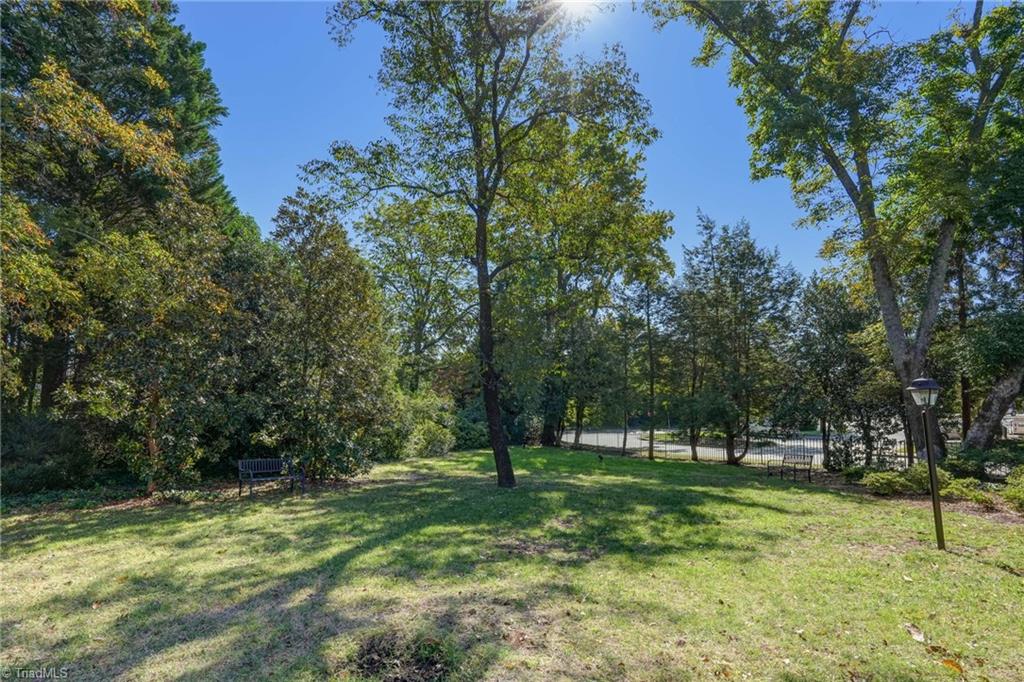 1833 Banking Street # B6 Property Photo 31