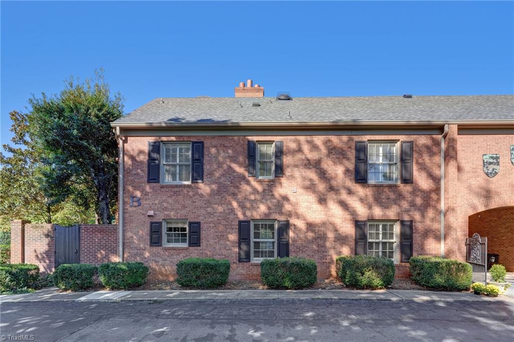 1833 Banking Street # B6 Property Photo 34
