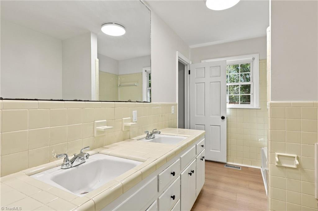 501 Mendenhall Road Property Photo 21