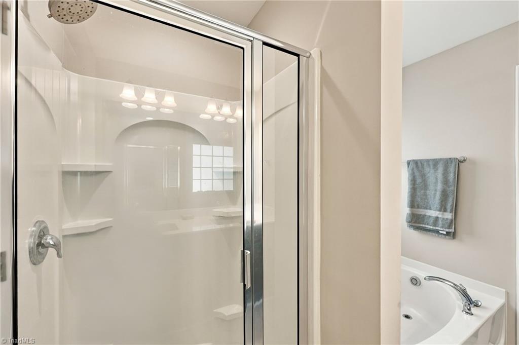 2170 Campbell Loop Property Photo 25