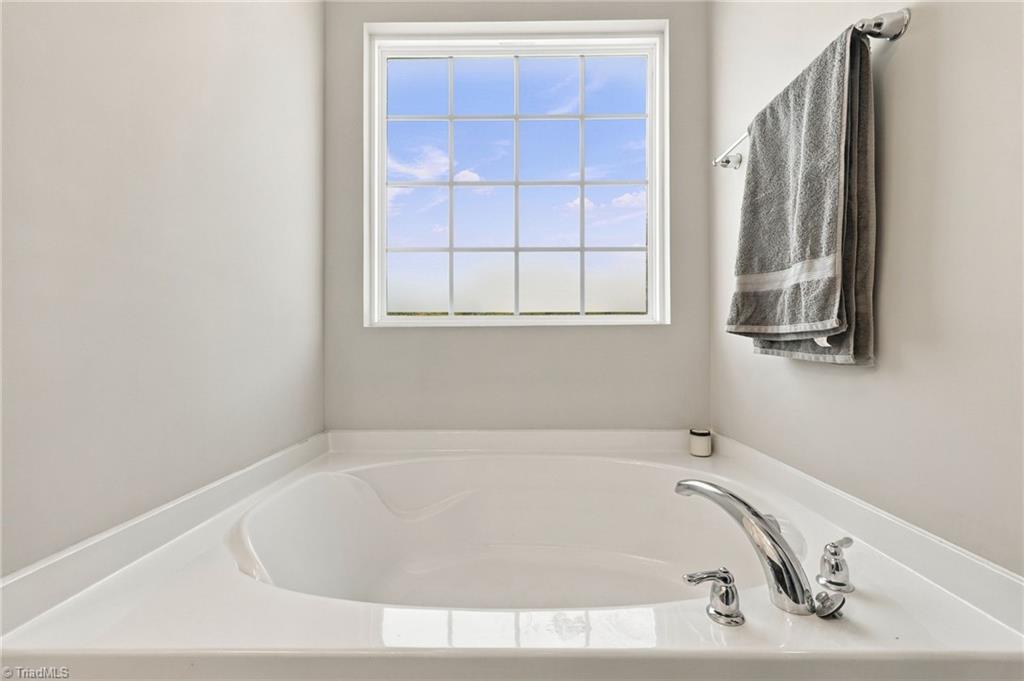 2170 Campbell Loop Property Photo 26