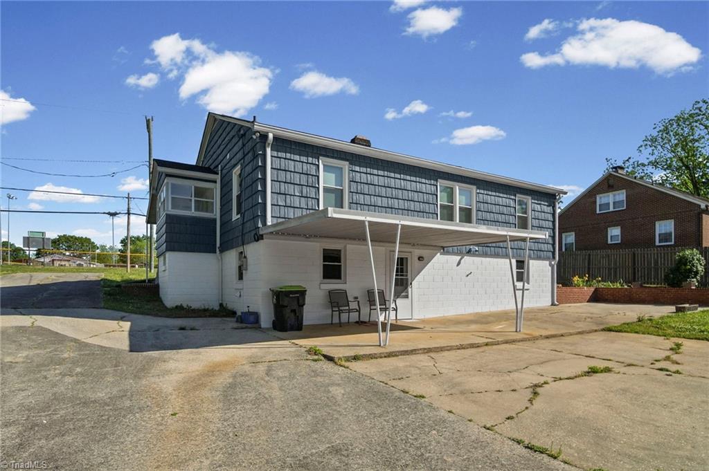 708 N Bostian Street Property Photo 5