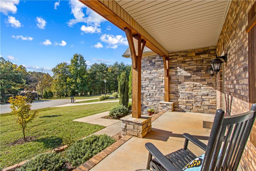 178 Nellwood Court Property Photo 1