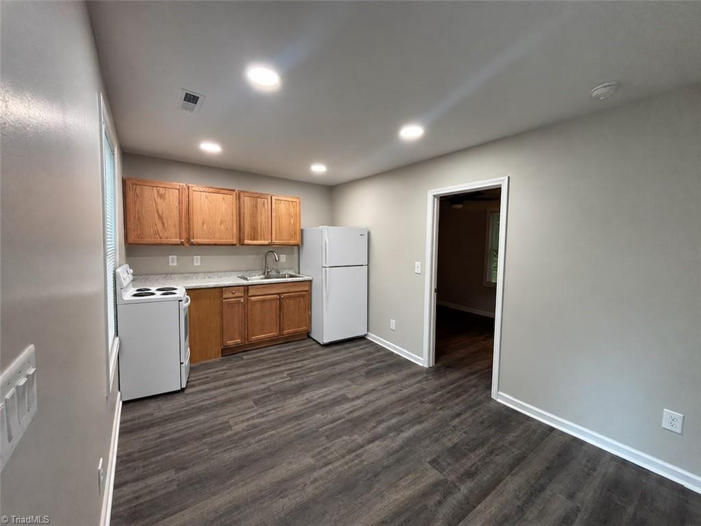2605 Textile Drive Property Photo 6