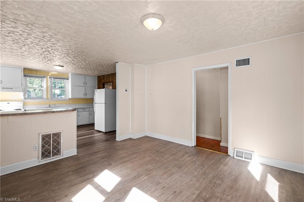 603 Efird Street Property Photo 6