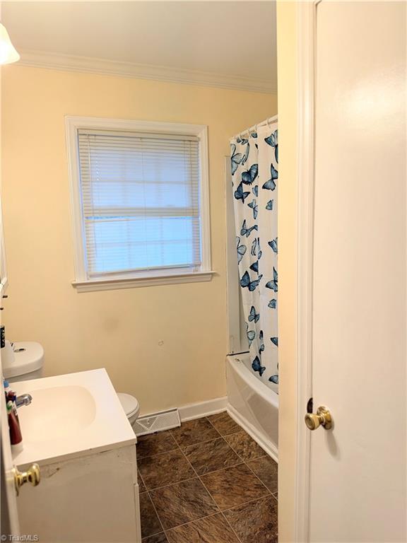 2301 Roger Street Property Photo 8