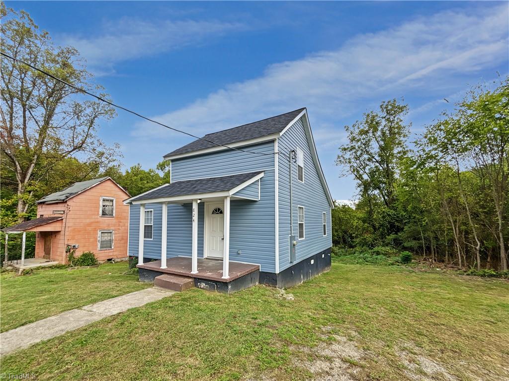 824 Sunset Street Property Photo 3