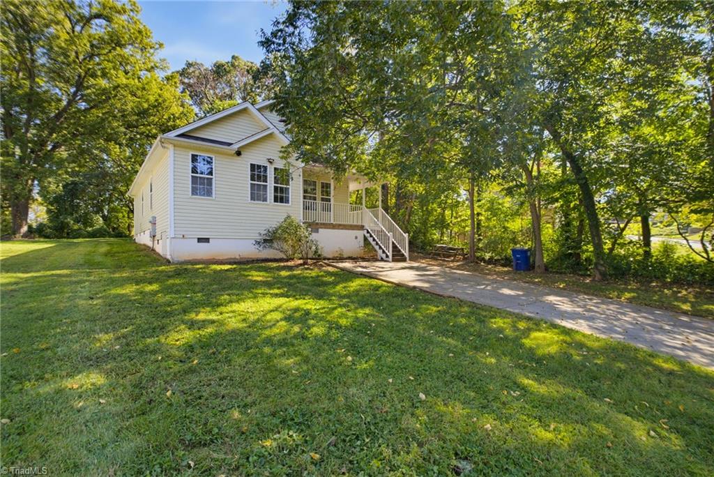 641 Glenbrook Drive Property Photo 2