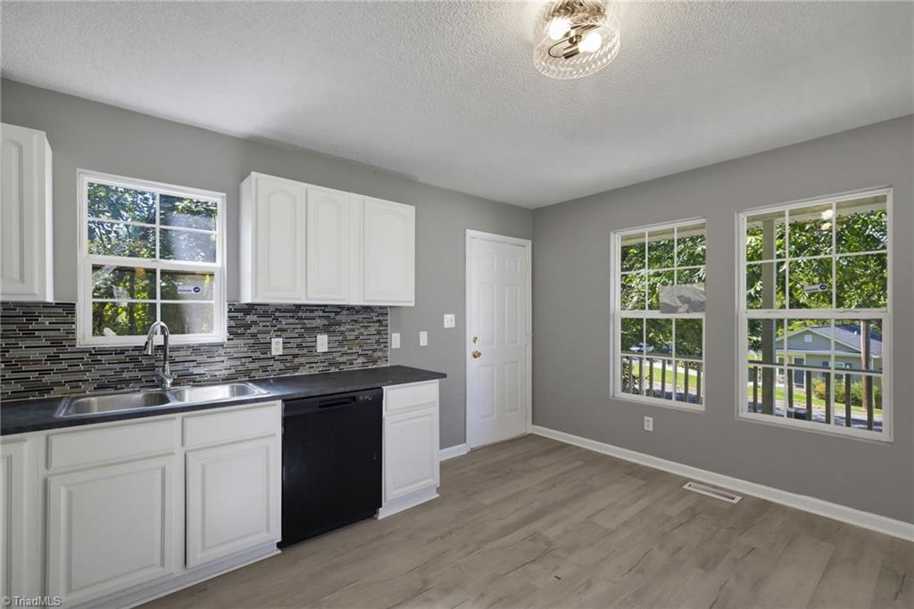 641 Glenbrook Drive Property Photo 8