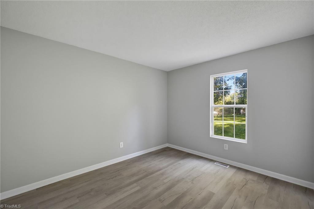 641 Glenbrook Drive Property Photo 18