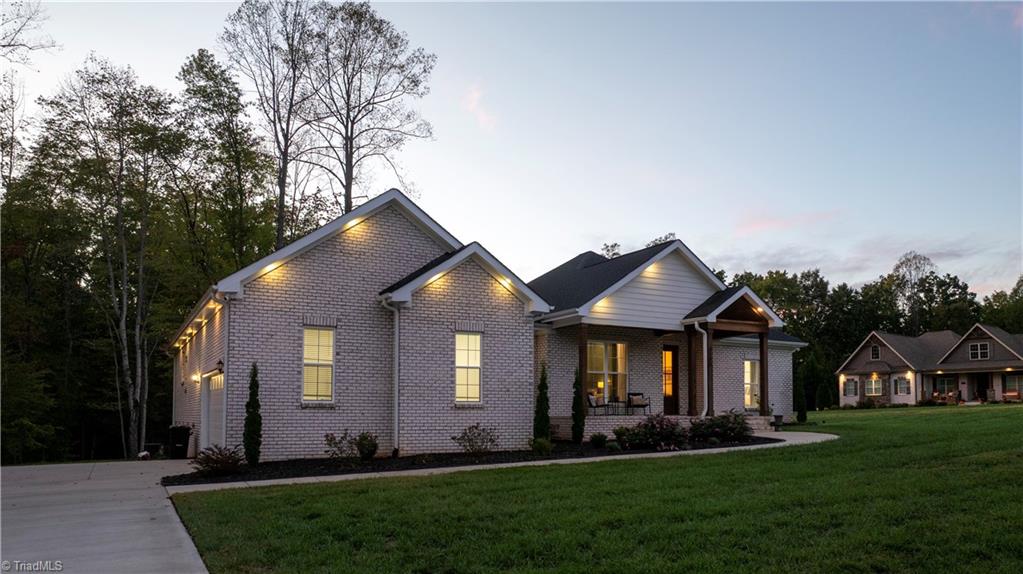 5590 Briar Hollow Lane Property Photo 2