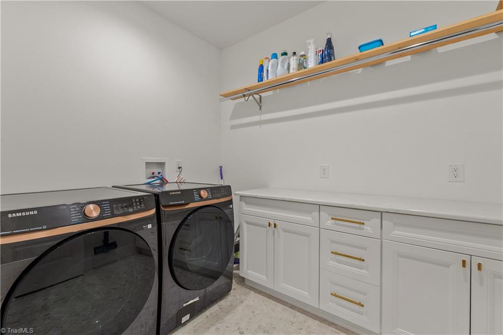 5590 Briar Hollow Lane Property Photo 19