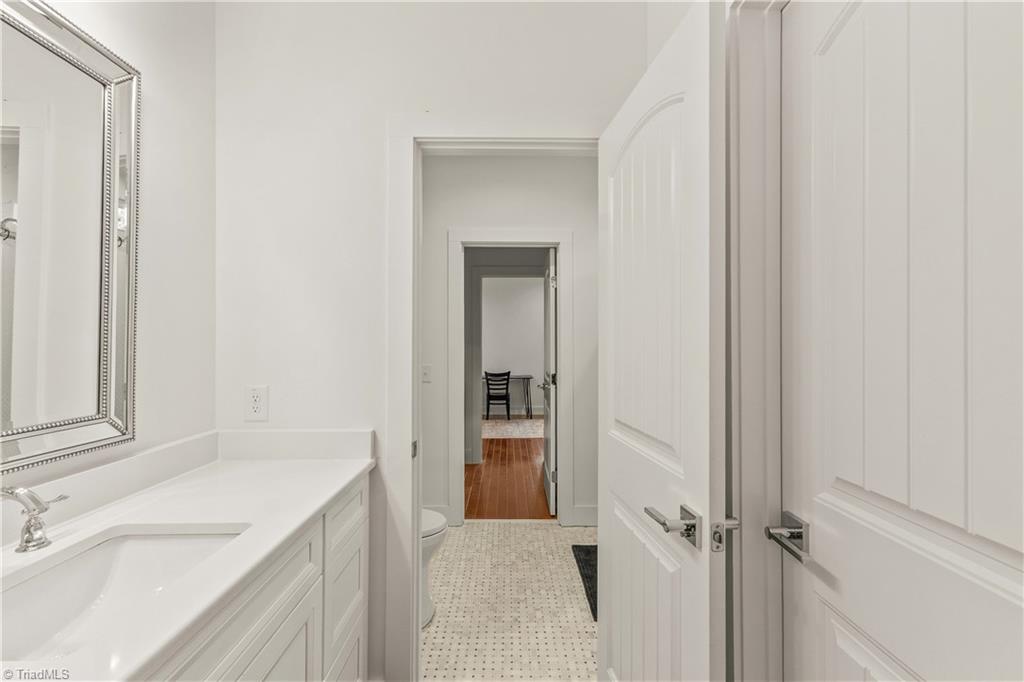 5590 Briar Hollow Lane Property Photo 22