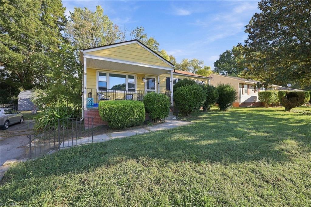 903 E Florida Street Property Photo 2