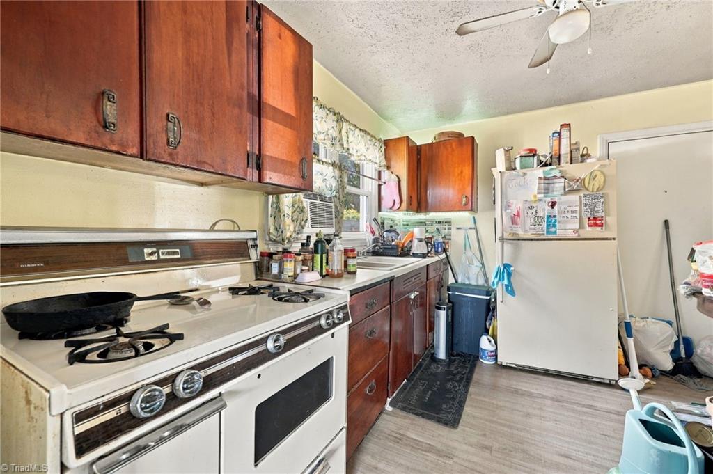 903 E Florida Street Property Photo 5