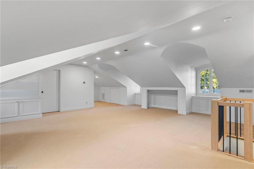 306 Meadowbrook Terrace Property Photo 41