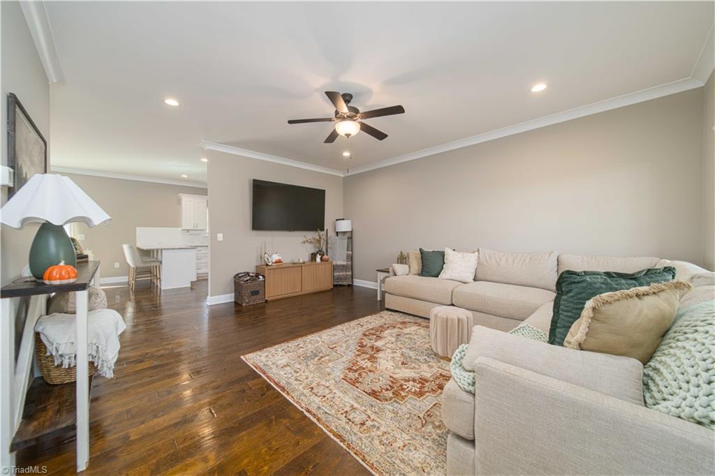 127 Elberon Court Property Photo 8