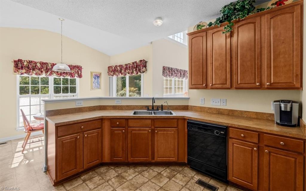4264 Harbor Ridge Drive Property Photo 11