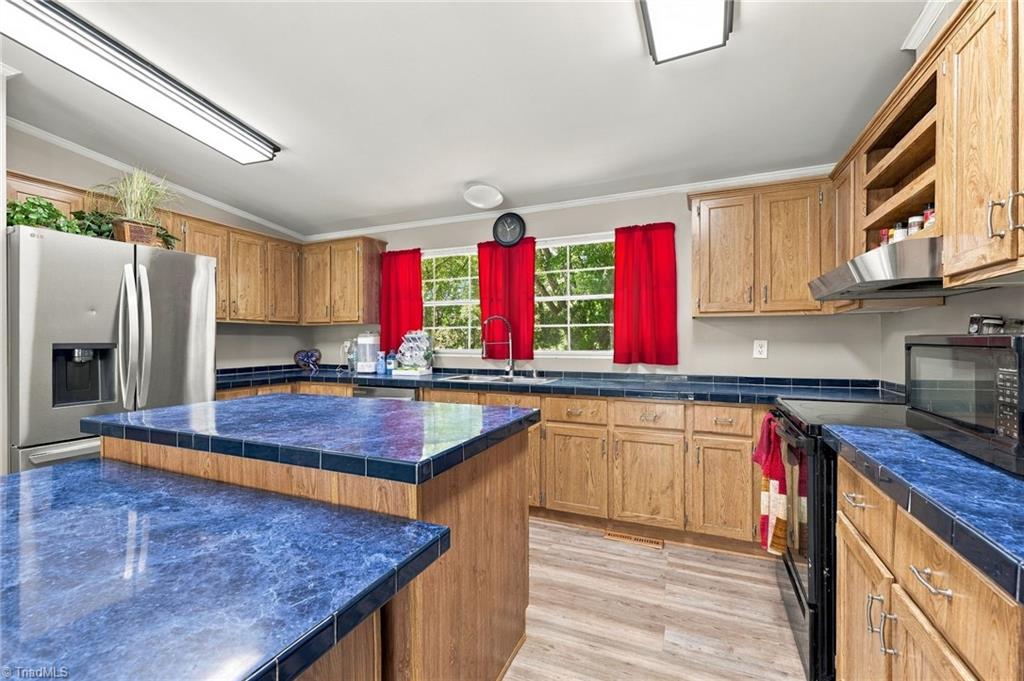 3020 Ellisboro Road Property Photo 10