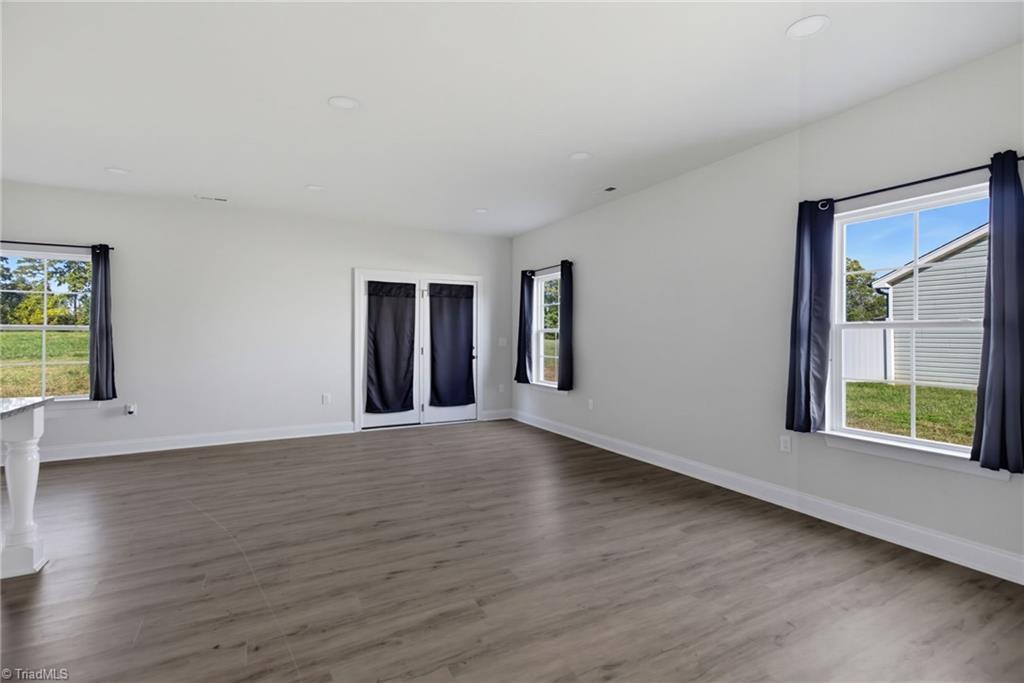 703 Deadmon Road Property Photo 6