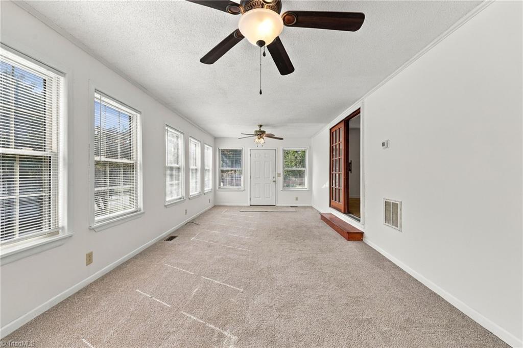 3215 Meadow Lane Property Photo 5