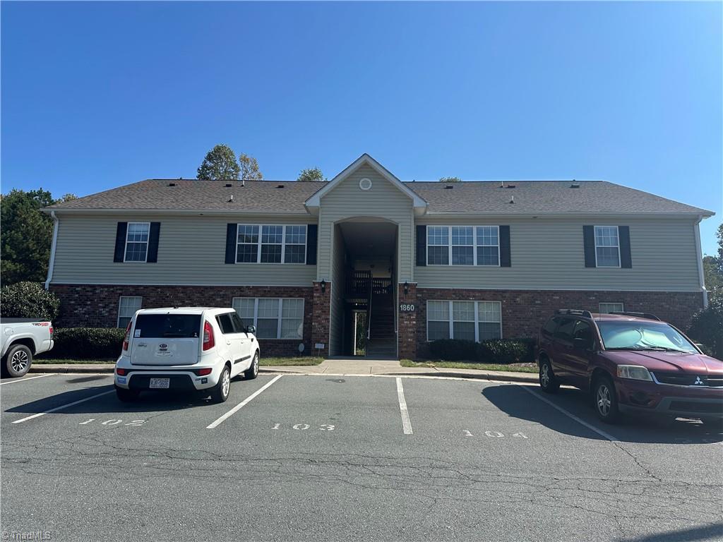 1860 Crest Hollow Drive Property Photo 1
