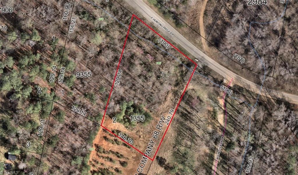 135 E Hunting Ridge Drive Property Photo 2