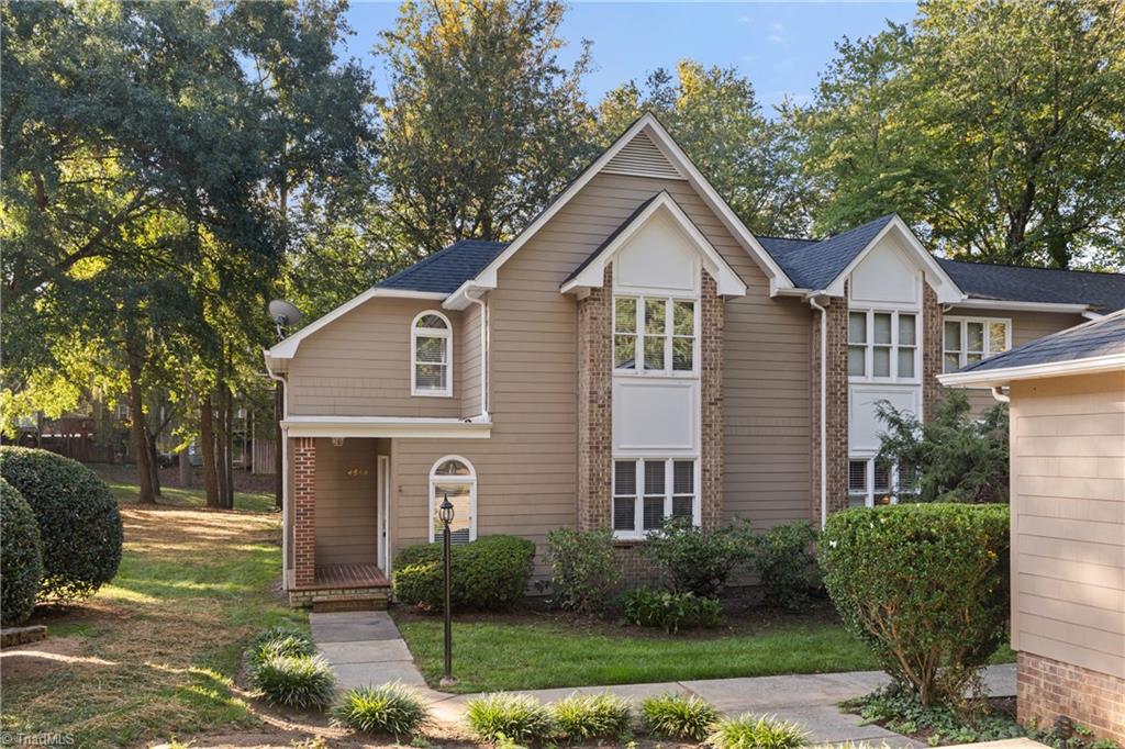 4564 Fernhaven Circle Property Photo 1