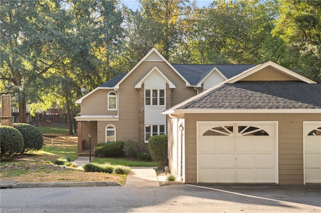 4564 Fernhaven Circle Property Photo 2