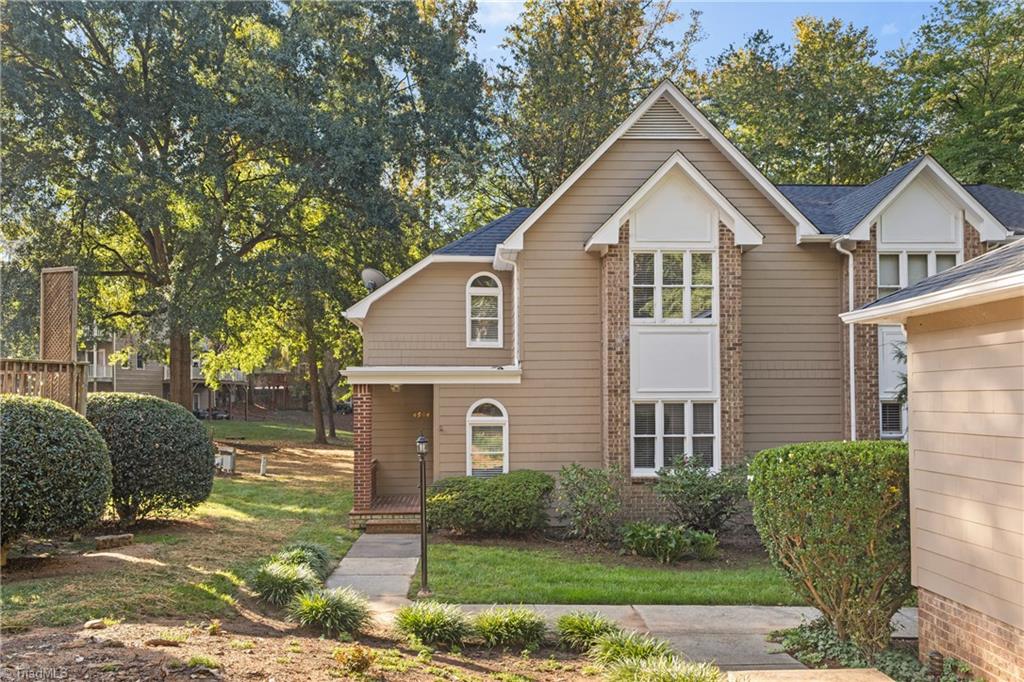 4564 Fernhaven Circle Property Photo 3