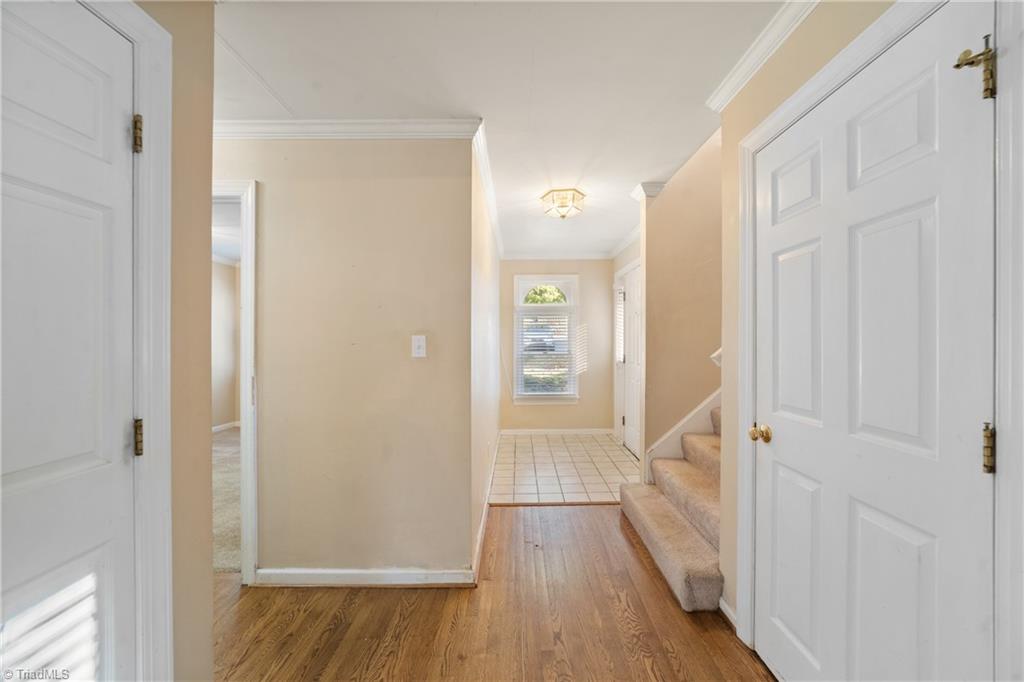 4564 Fernhaven Circle Property Photo 8