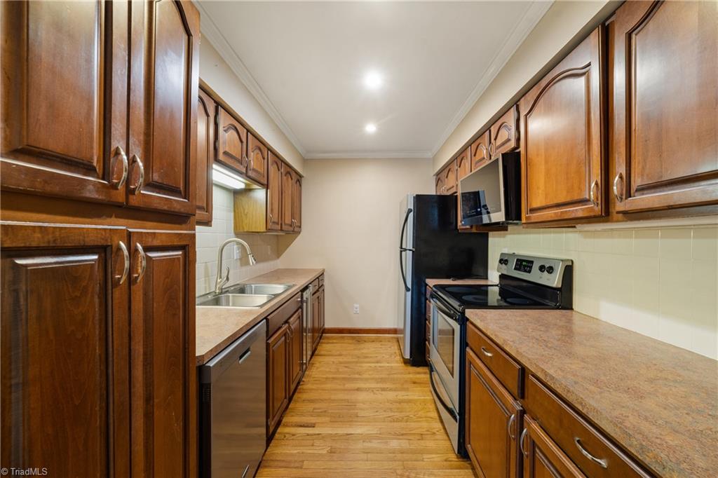 4564 Fernhaven Circle Property Photo 16