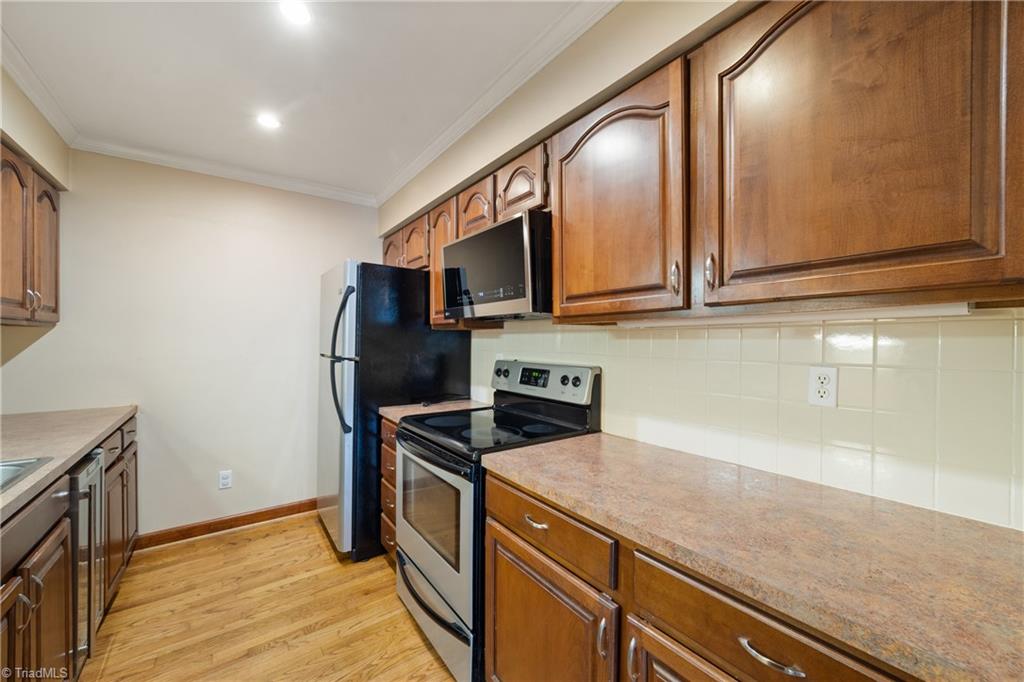 4564 Fernhaven Circle Property Photo 17