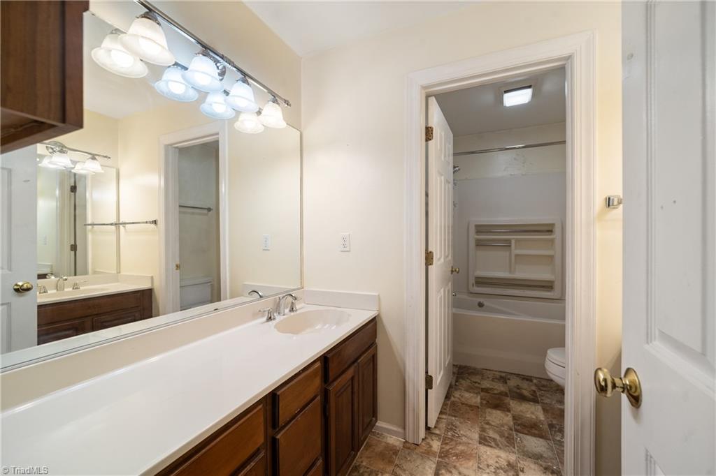 4564 Fernhaven Circle Property Photo 27