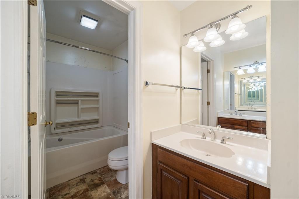 4564 Fernhaven Circle Property Photo 28