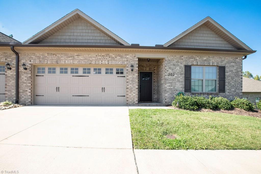 303 Kingsfield Forest Drive Property Photo 1