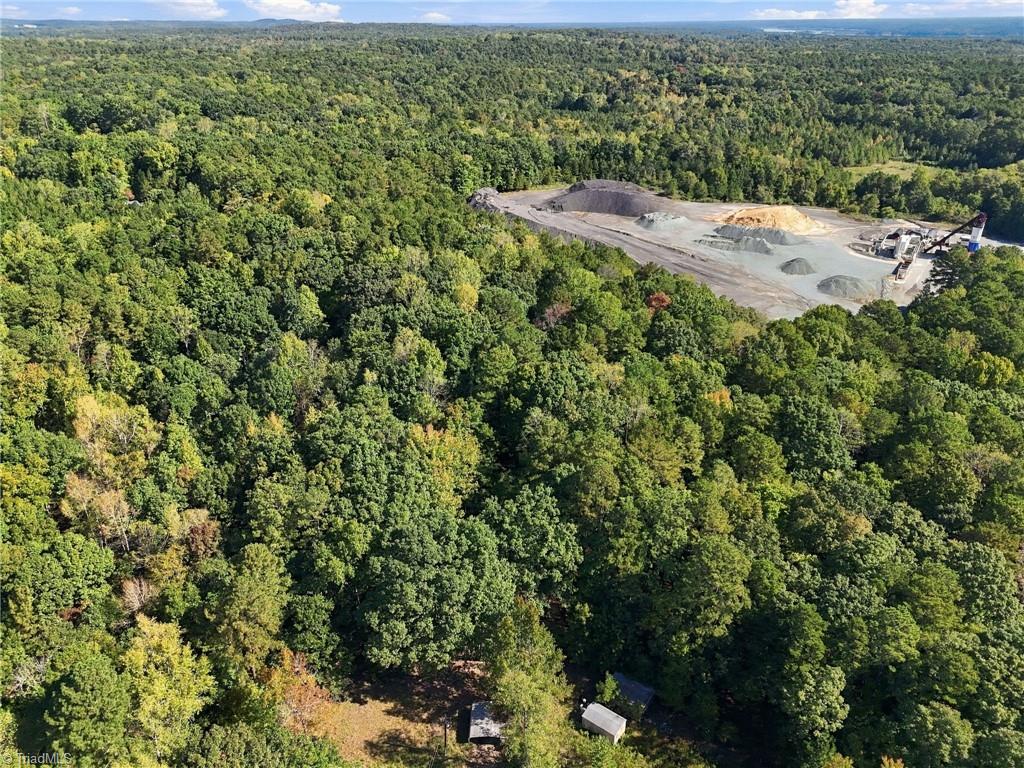 96 Deer Run Property Photo 5